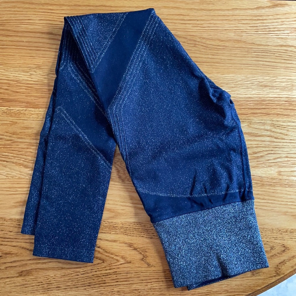 **SOLD** Athleta twilight tight size small
